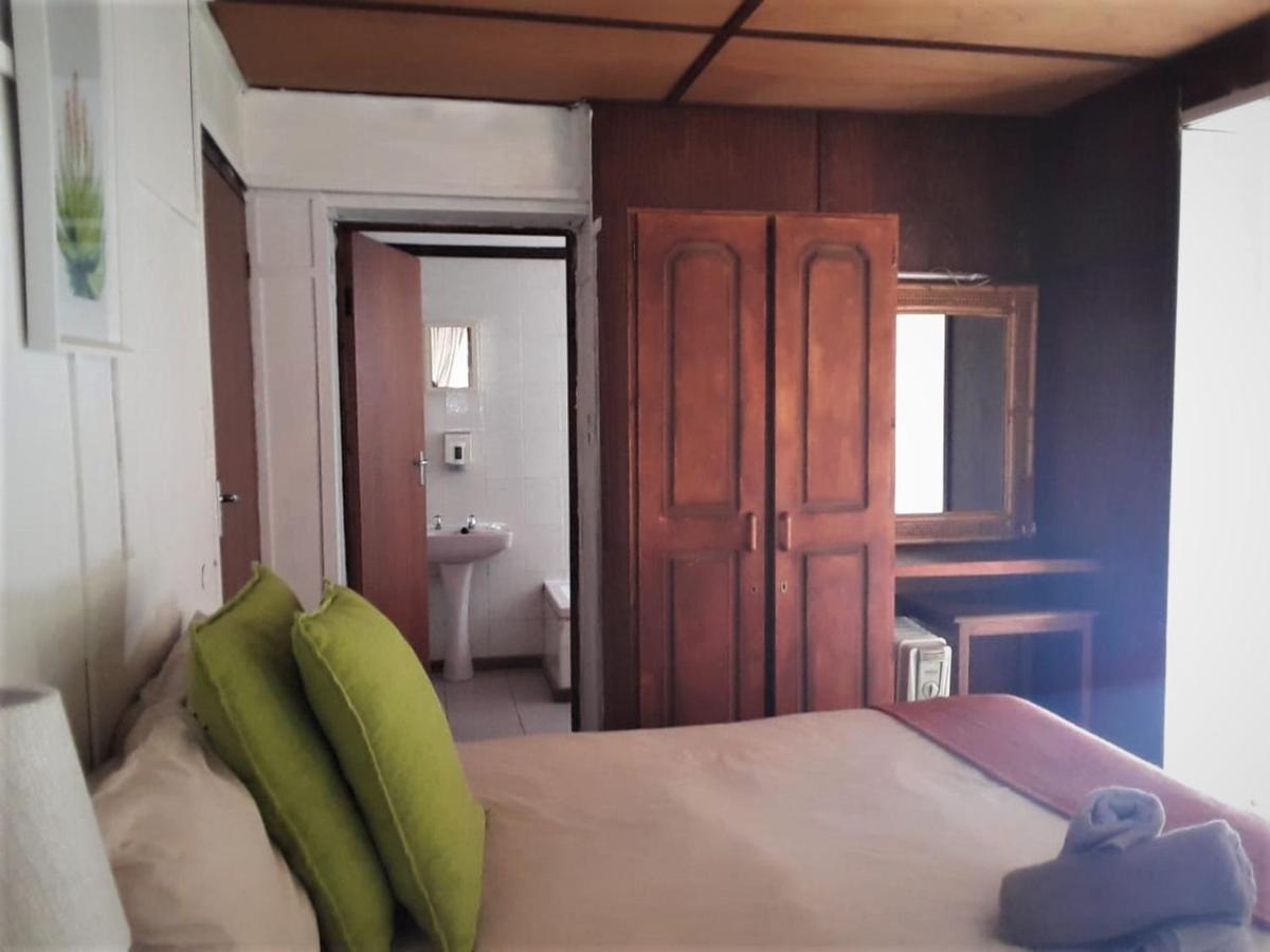 Kings Lodge Hotel ホグスバック エクステリア 写真
