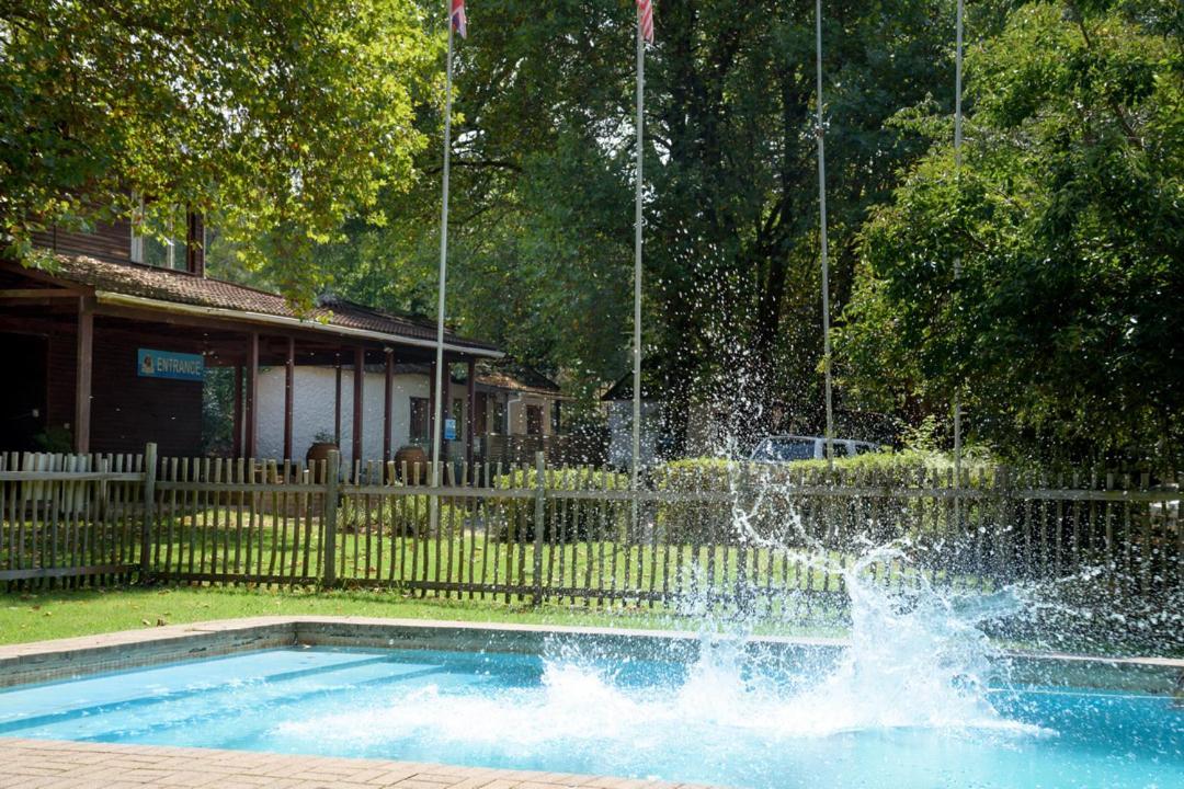 Kings Lodge Hotel ホグスバック エクステリア 写真