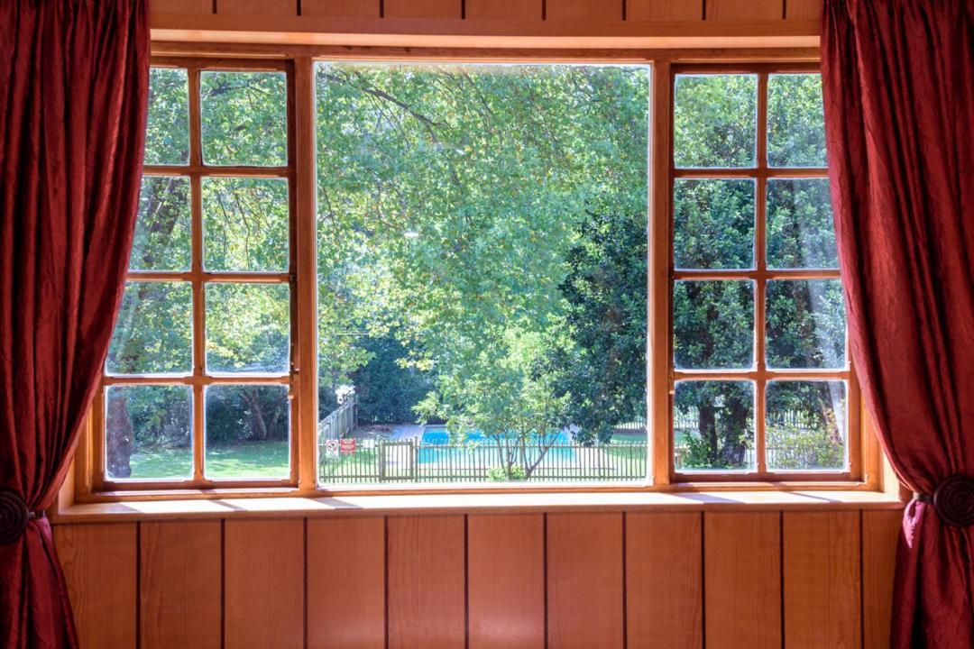 Kings Lodge Hotel ホグスバック エクステリア 写真