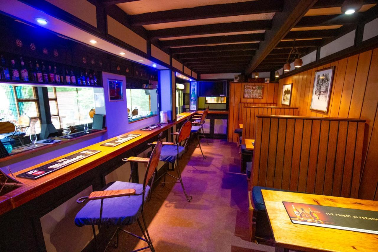 Kings Lodge Hotel ホグスバック エクステリア 写真